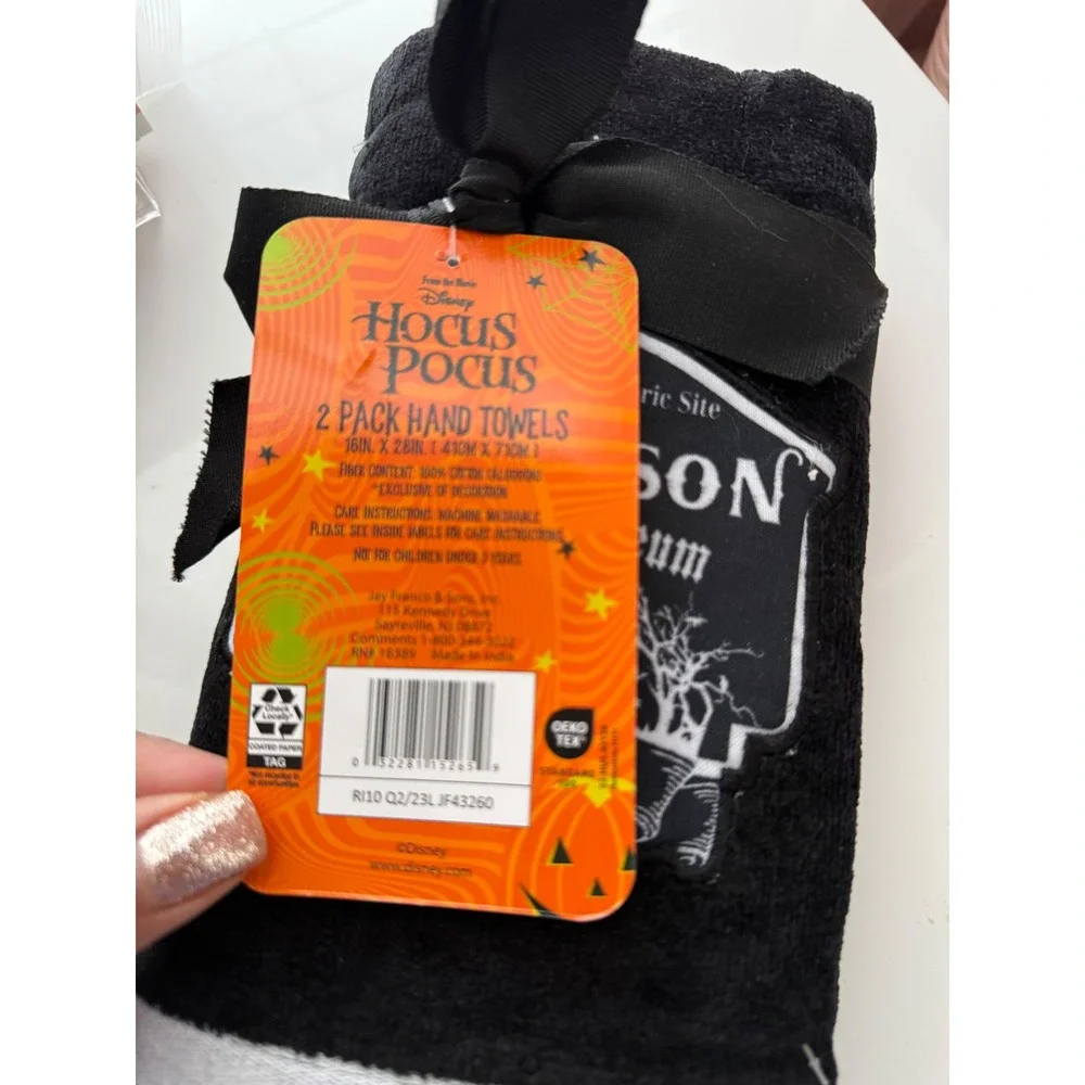 Disney Hocus Pocus Sanderson Witch Museum 2 Pack Hand Bath Kitchen Towels Black